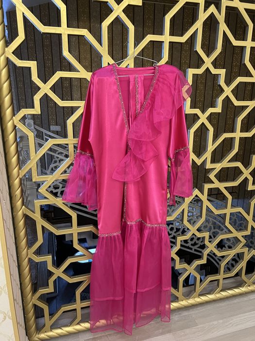 Срочная продается вечерние платья