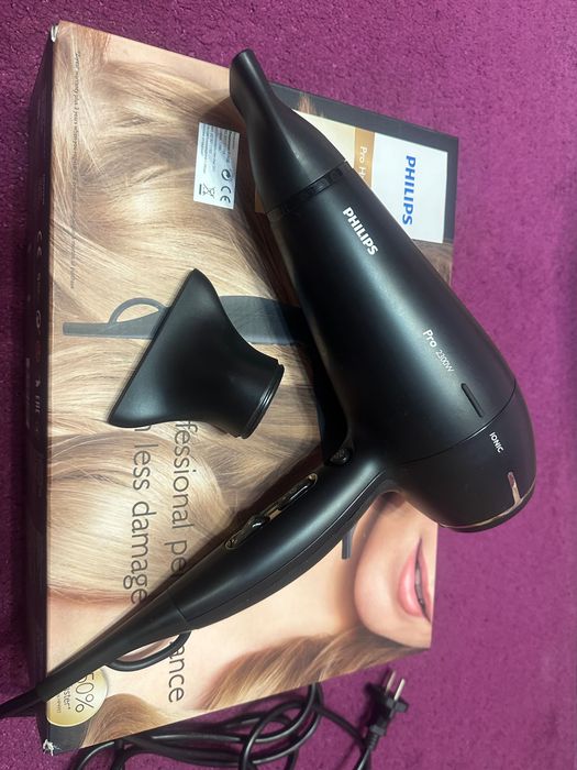 Професионален сешоар Philips Pro Hairdryer 2300W (с йонизираща грижа)