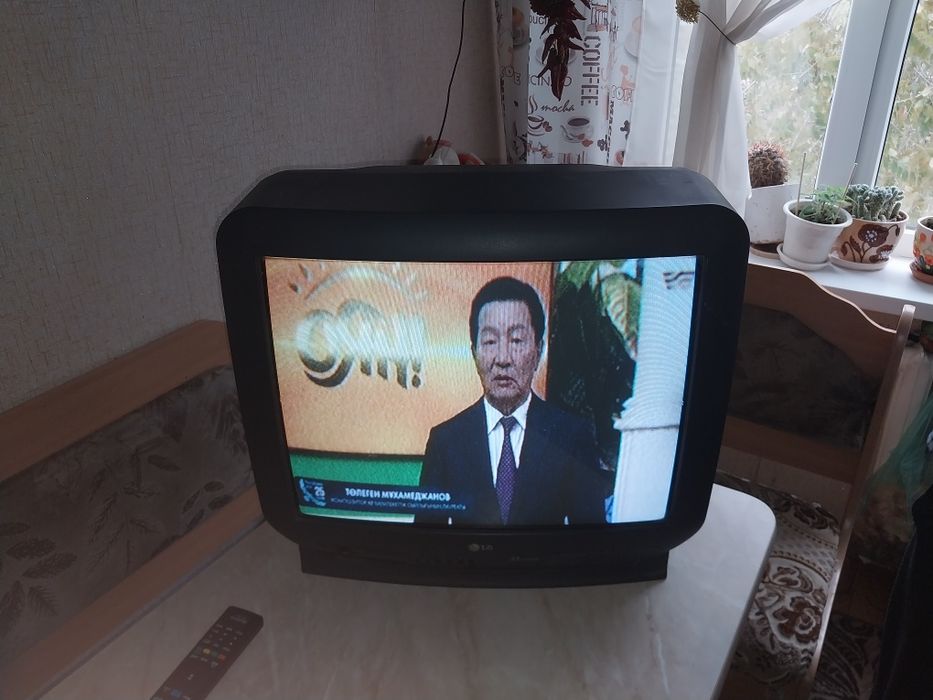 Продам Б/У  телевизор