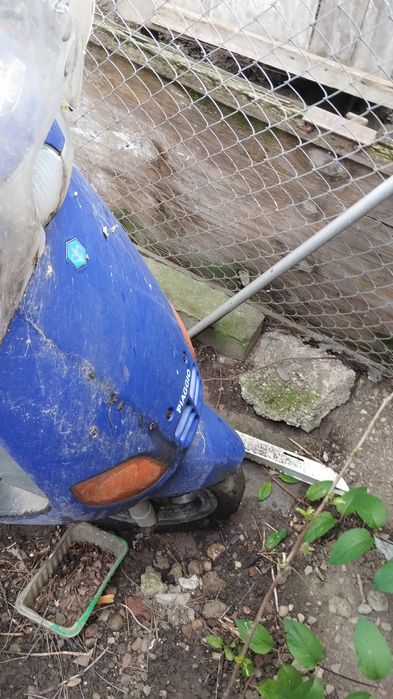 Vând 2 scutere Piaggio zip