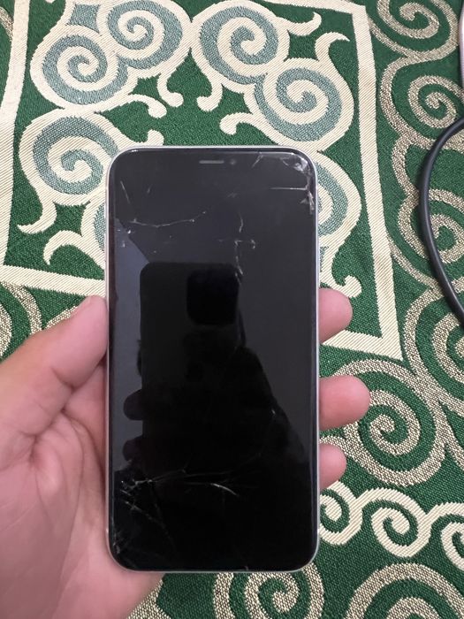 IPHONE XR 128 GB 68 akb