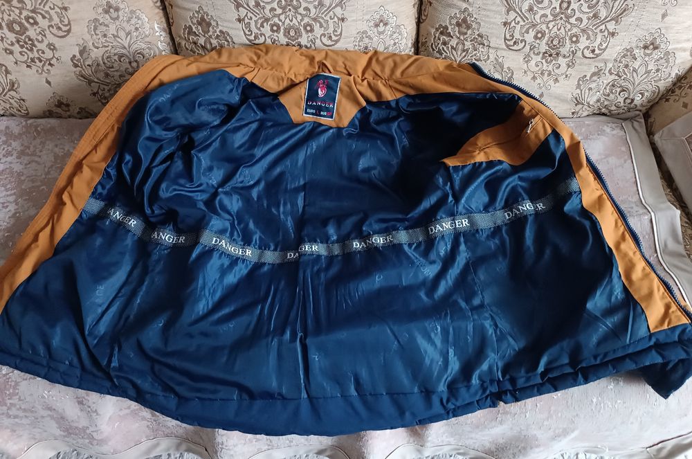 Демисезонные  куртки , в отл.сост.