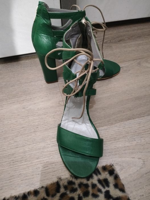 Sandale  Estella Blue din piele naturala, purtate o singură dată,culoare verde,mărimea 37