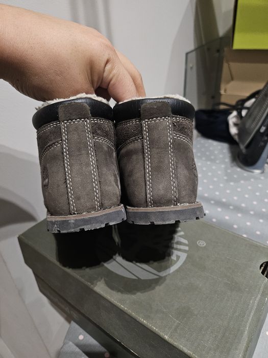 Продам десткие ботинки Timberland