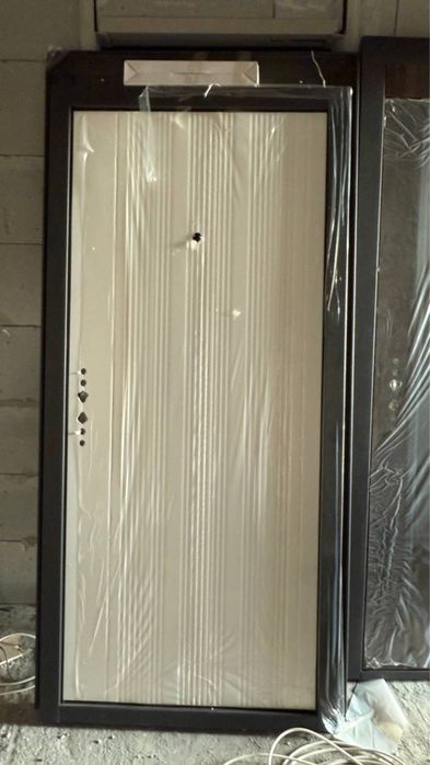 Продаётся железная входная дверь!!!