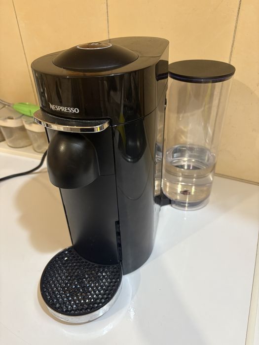 Кофемашина  капсульная Delonghi
