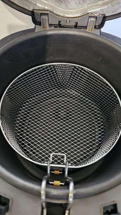 Friteuza Tefal foarte putin folosita