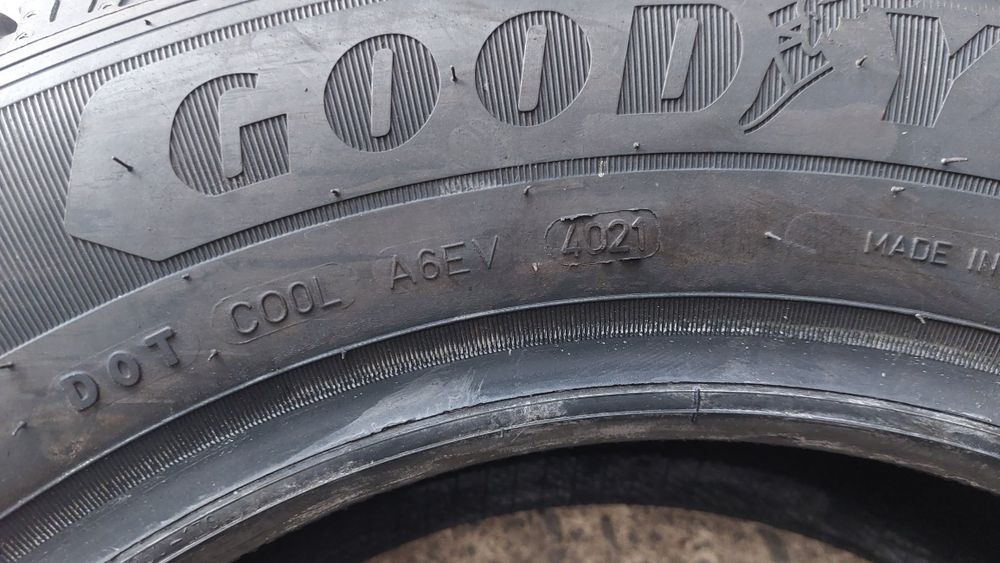 Нови гуми за Бус 215/65/16 C Goodyear Efficient Grip Cargo 2 броя