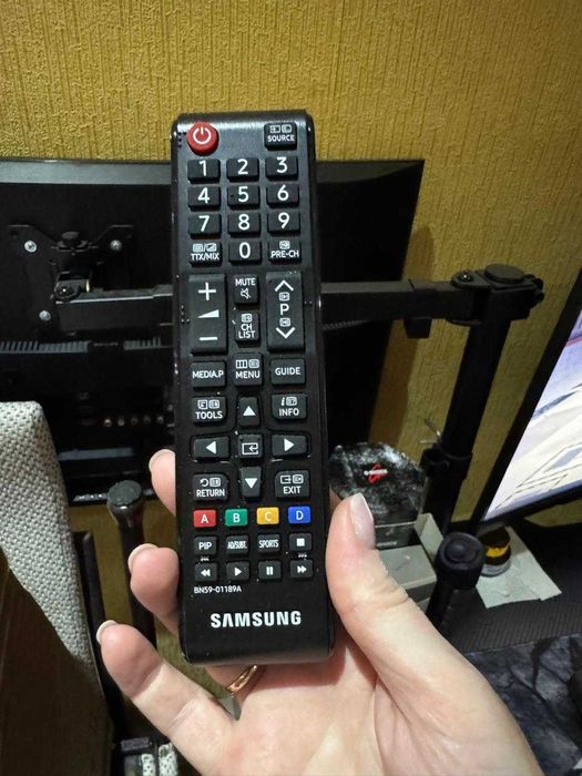 Монитор (телевизор) SAMSUNG 31,5