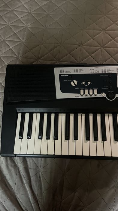 Синтезатор / клавир Yamaha YPT 210