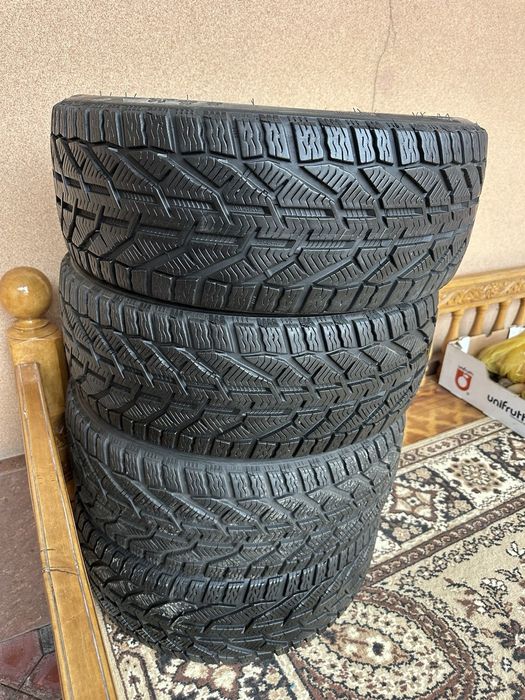 Shina, Razmer 215/45 R17