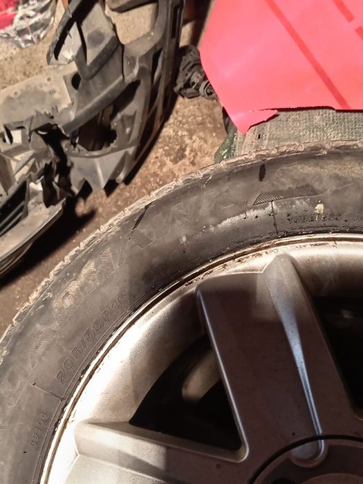 Vând jante echipate cu anvelope de vară 205/55/16