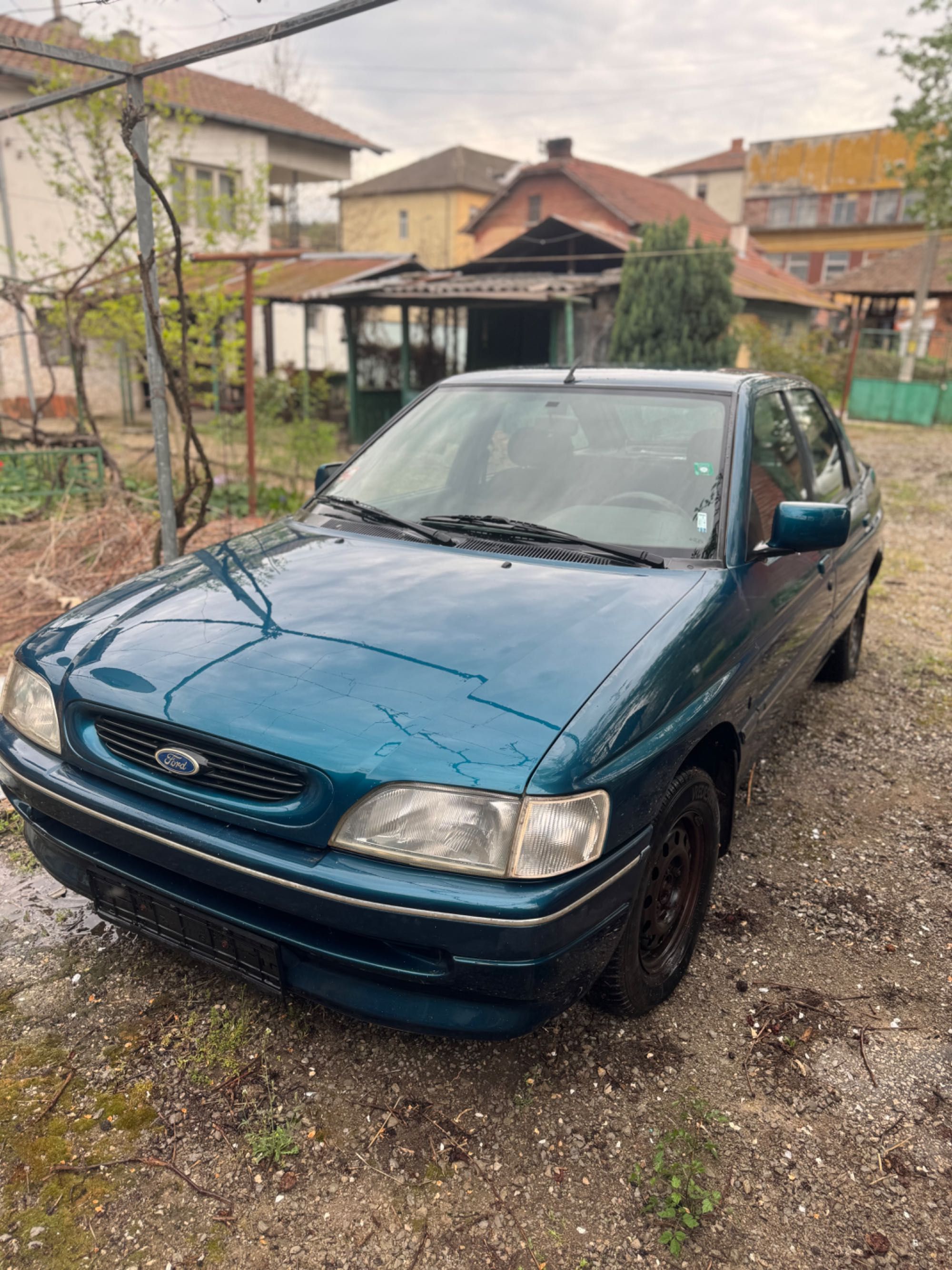 Ford Escort CLX 1.4I гр. Видин Център • OLX.bg