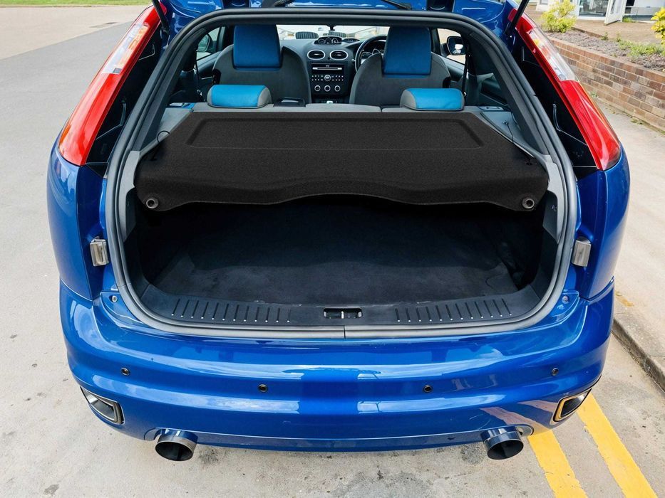 Щора за багажник Ford Focus MK2 2004–2011 (не пасва на ST и RS)