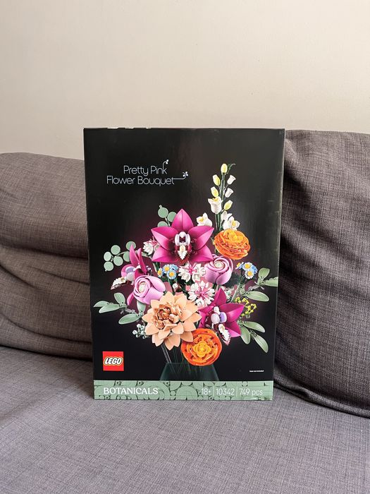 Конструктор LEGO Botanicals - Красив букет с розови цветя