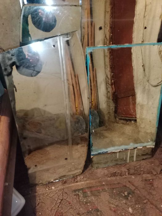 Продам  зеркала   адрес 6 мкр(кунаева)