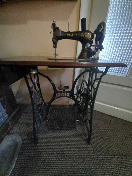 Masina de cusut PFAFF