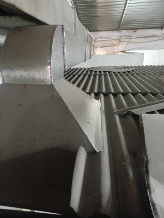 Продам вытяжку 220вольт