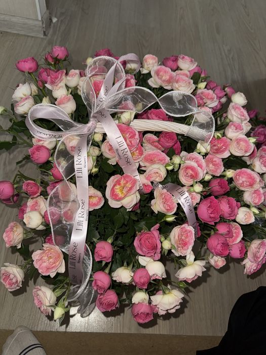 цветы в корзине кустовые