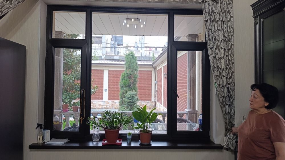 Рама оконная цвет мокко