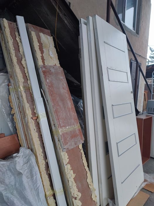 Продам двери межкомнатные