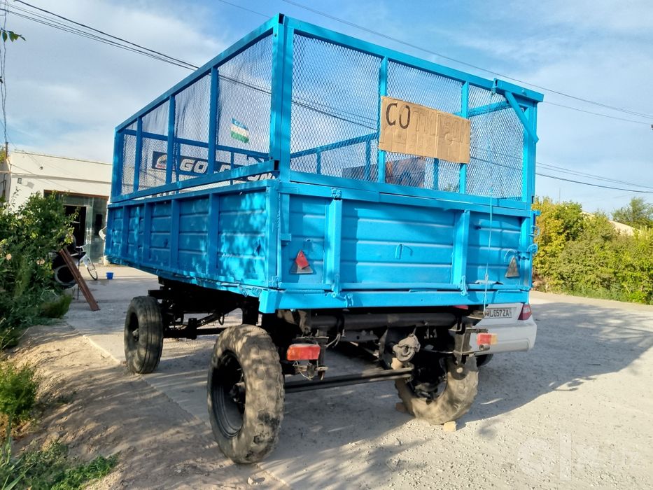 Traktor prisep trashka