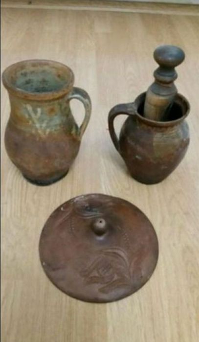 Obiecte/Vase de ceramica si zdrobitor lemn foarte vechi, de colectie