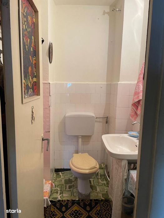 De vanzare apartament 4 camere, strada Carpati, central