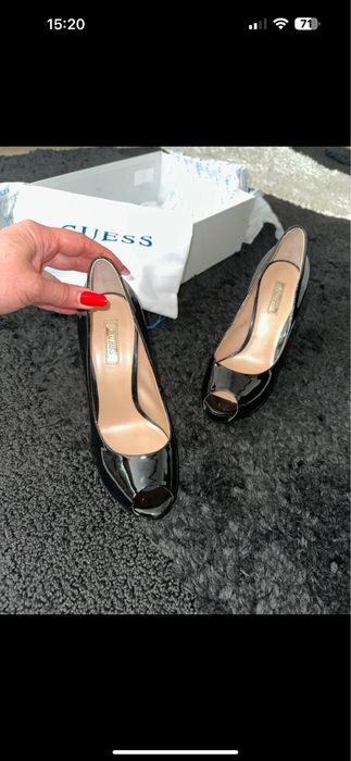 Pantofi Guess din piele