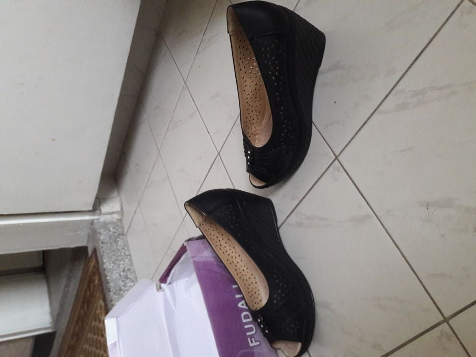 Черни платформени обувки 38 номер