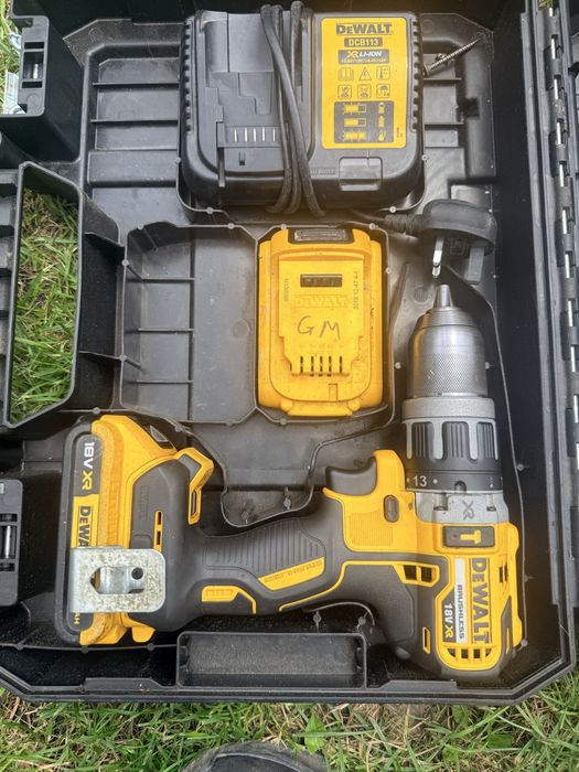 Mașină de găurit/înșurubat cu percuție DeWALT DCD796, 18V XR Brushless + 2 Acumulatori + Încărcător + Valiză TSTAK