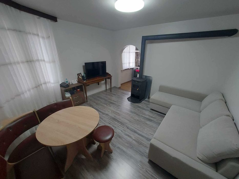 Триетажна къща, гр. Омуртаг