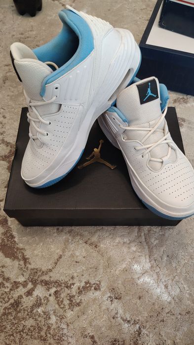 Jordan Max Aura 5 originali. Piele naturala. Nr 43. Impecabili