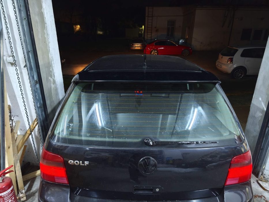 Eleron golf 4 negru lucios