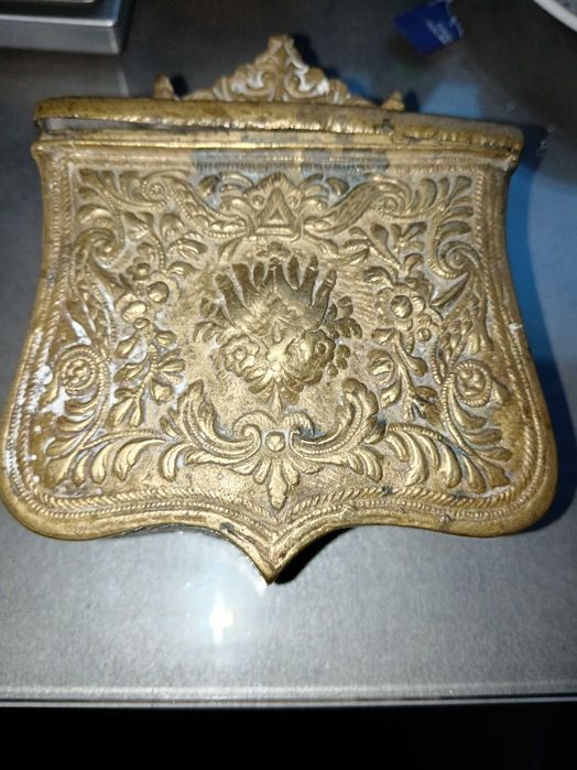 Продавам стар бронзов фишеклък