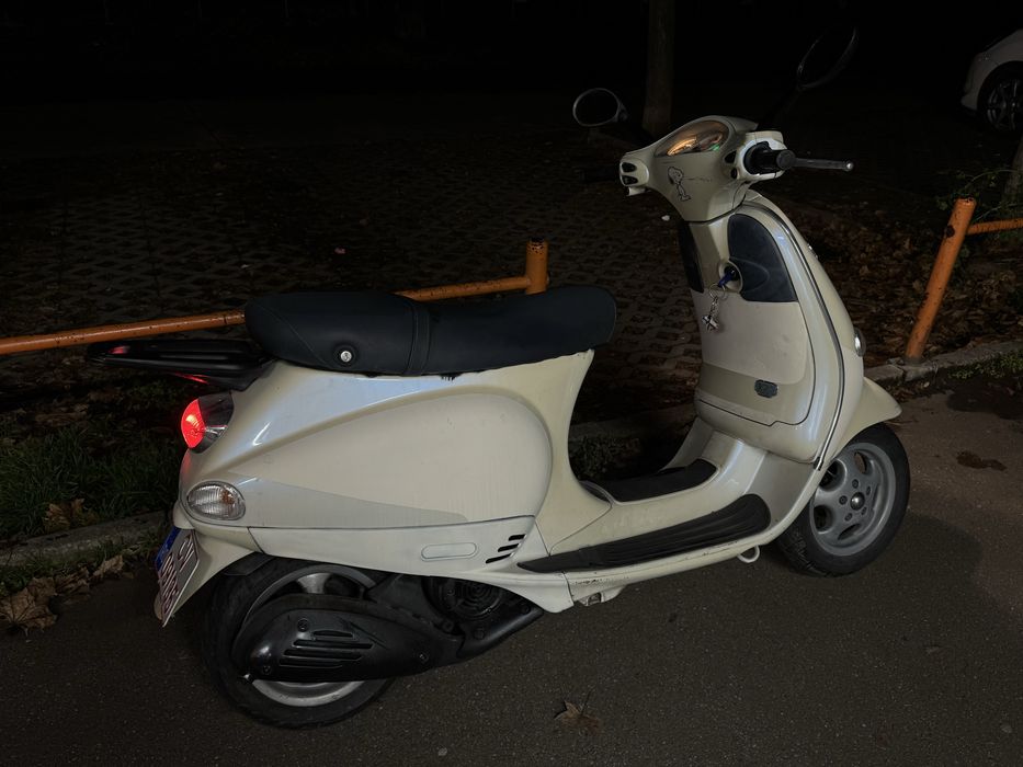 Vand scuter piaggio vespa 125 din 2004