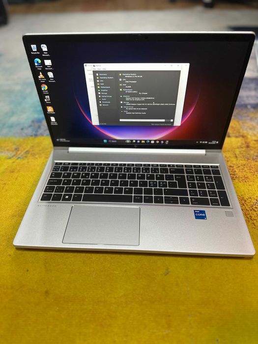 Laptop personal : HP G50 15.6 g9, I5 GEN 12, RAM 16 GB DDR4, SSD 240