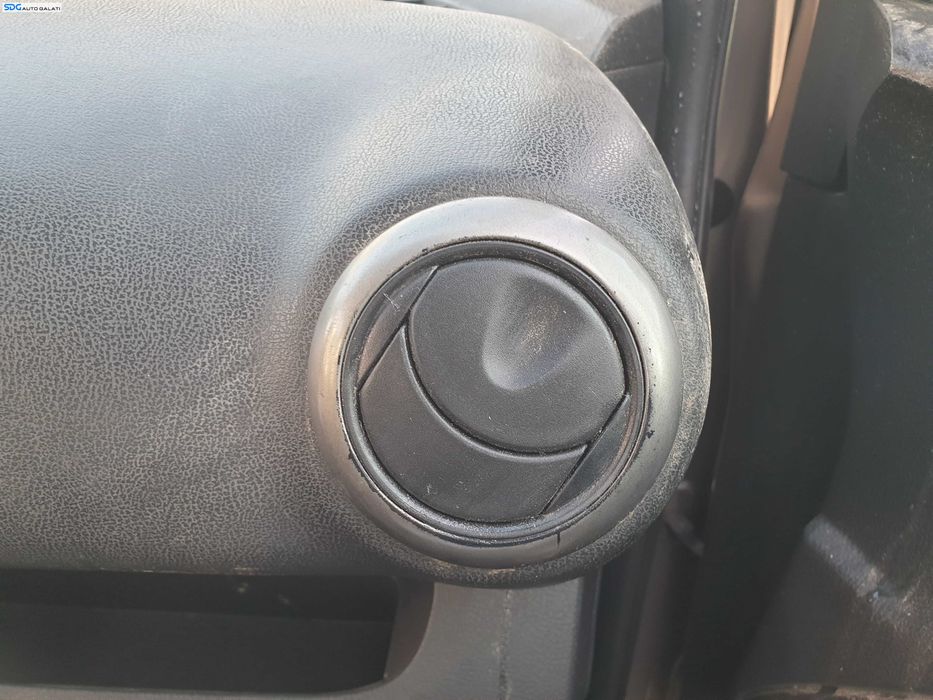 Gura Grila Guri Grile Aer Aerisire Ventilatie Bord Dreapta Nissan Note E11 2004 - 2013 [K9401S]
