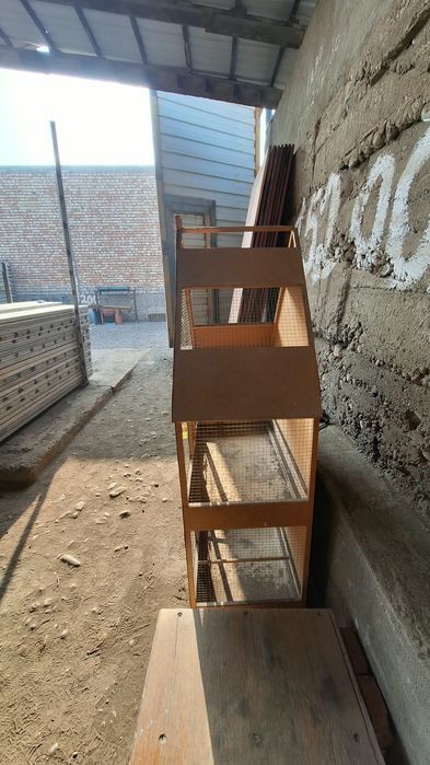 Qush uchun katak sotiladi