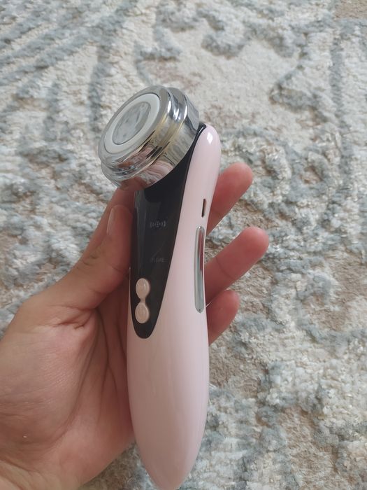 Выбрационный ультразвуковой электромассажер для лица