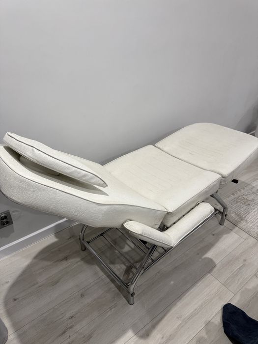 Продам кушетку для косметолога