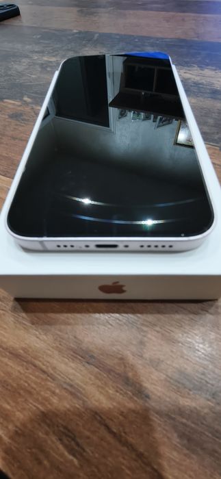 смартфон-iPhone 13