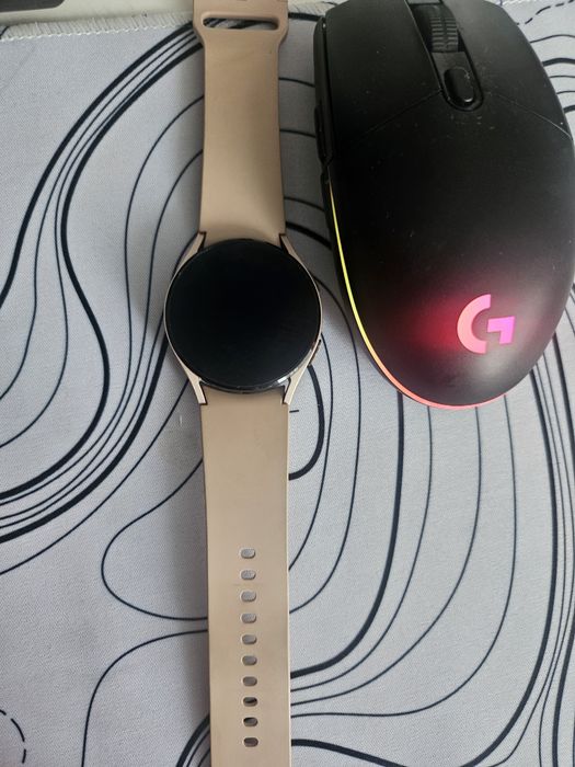 Продам часы samsung watch 4