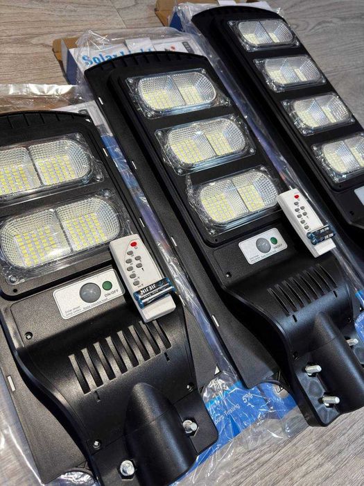 уличные освещение на солнечных батареях 100W