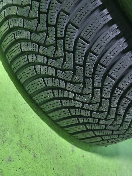 4 бр зимни 245/45/18 Falken