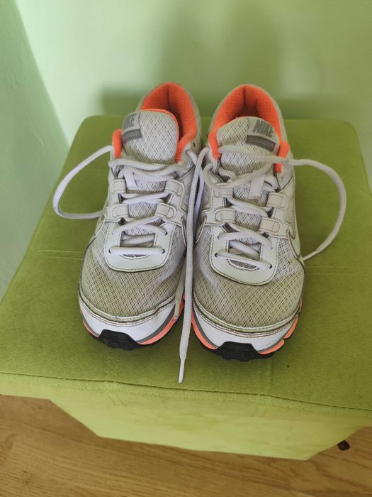 Дамски маратонки Nike