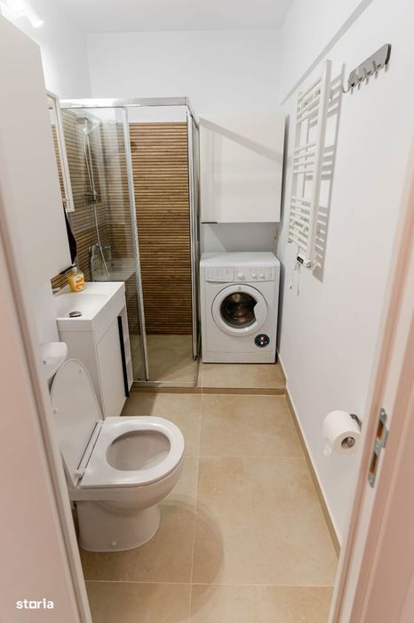 Titan parc metrou 2 minute stradal LUX