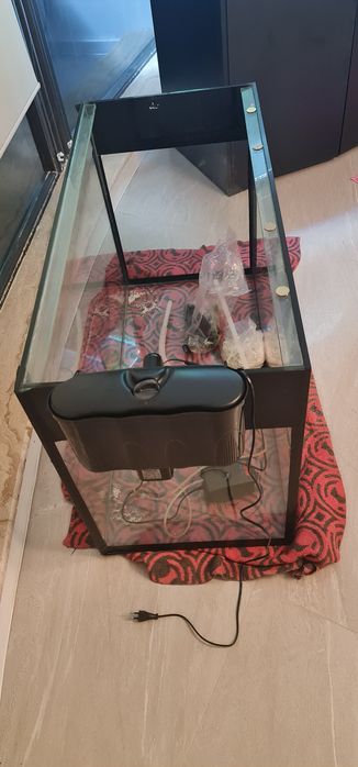 Vand acvariu 250l cu accesorii