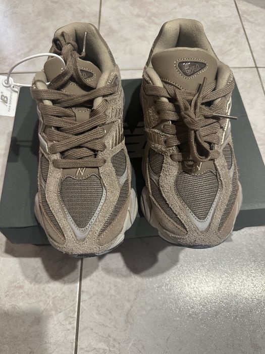 New Balance 9060 Mushroom
