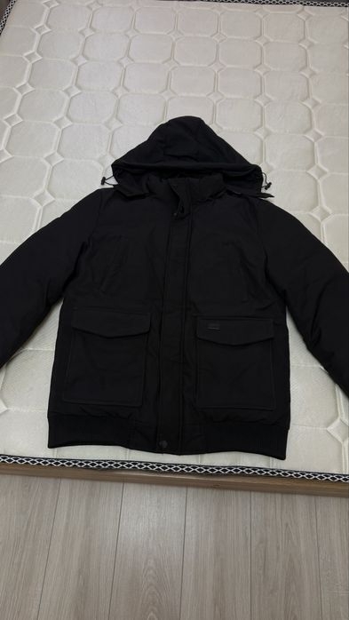 Куртка сатылады.